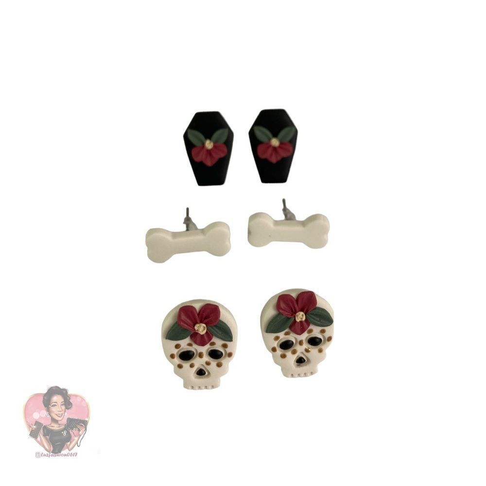 HOLA PETUN COFFIN, BONE & SKULL STUD SET